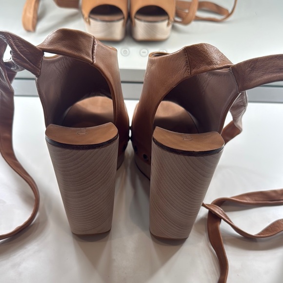 Vintage CHLOE Wedges - Picture 3 of 8